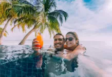 De malas prontas: o que incluir na bagagem para ir à praia a dois